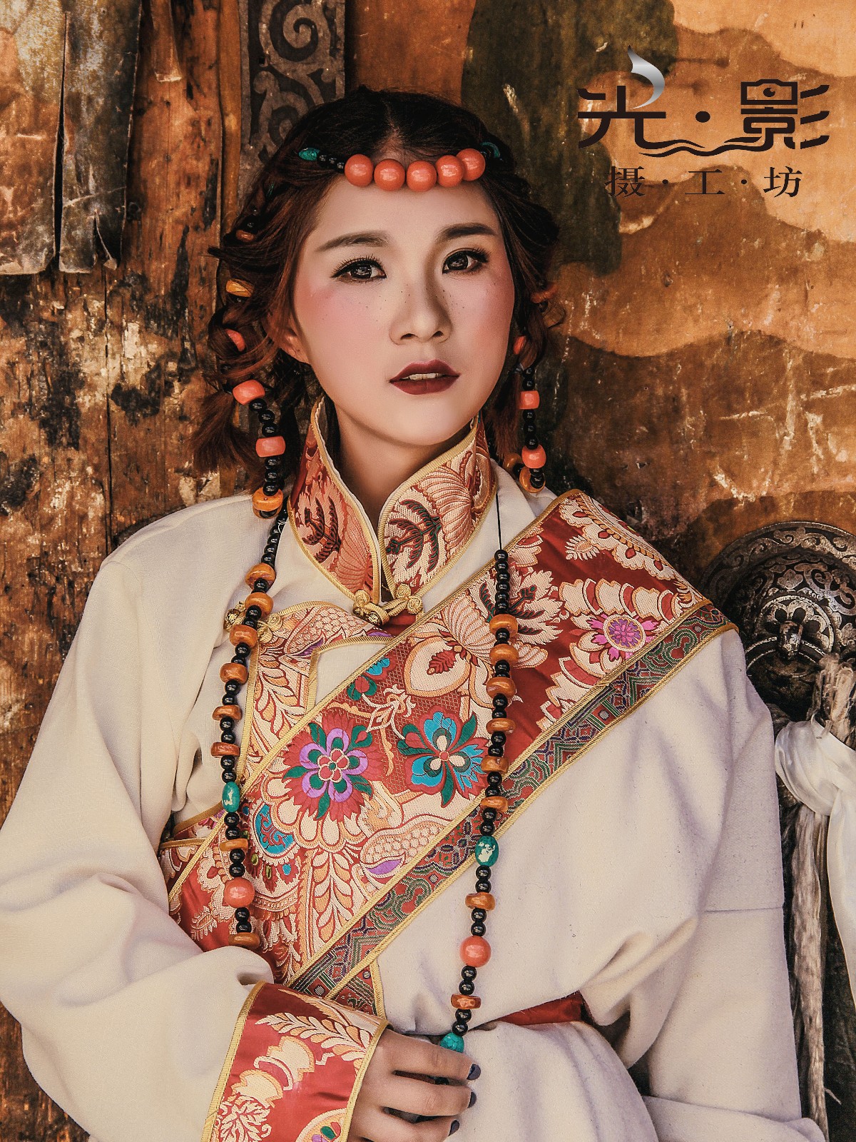 十一_邓娃儿《藏族少女》美图作品图片欣赏_艺图语
