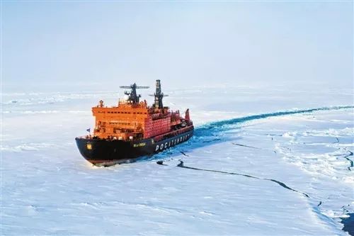从阿拉斯加的锡特卡到挪威的斯瓦尔巴群岛，受全球变暖的影响，北极圈里居民的生活方式过去几十年发生了非常迅速的变化。当然，改变还在持续。