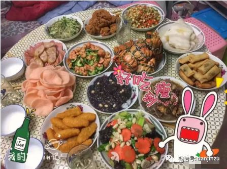 中国各地过年都吃什么特色美食天津餐桌上的美食都让他们傻眼