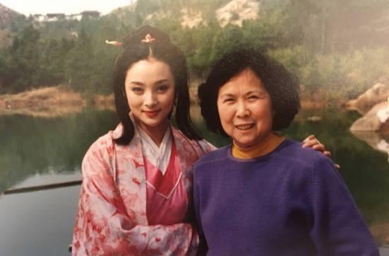 大二的时候,蒋勤勤才19岁,就演了杨洁导演的电视剧《西施》.