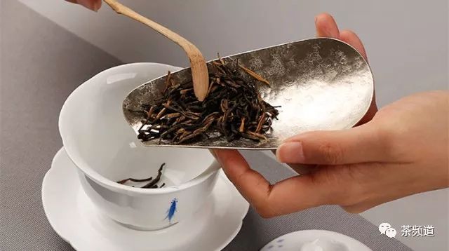 因此 根据茶叶形态而使用"体积投茶法,是比较便捷的方法.