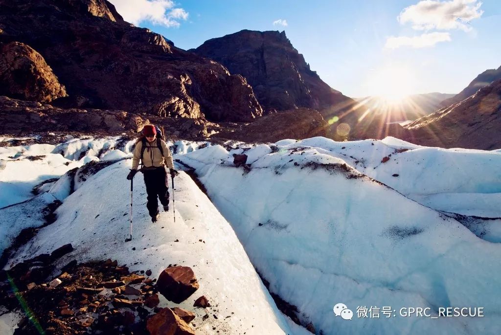 户外知识户外运动冬季篇调整呼吸好登山