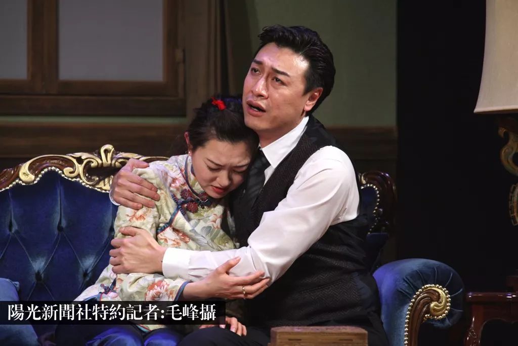 东京话剧协会能够成功演出具有专业水准的《雷雨,全体演员都很投入