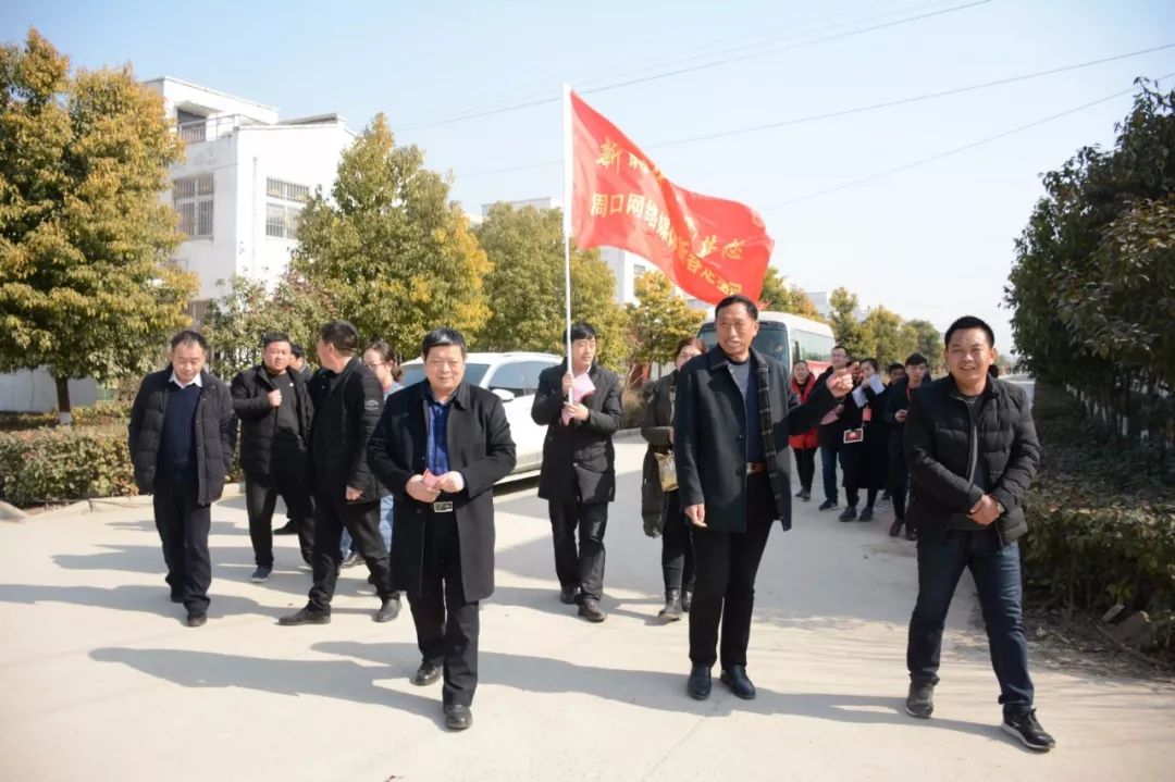 周口"爱心超市"开张一年多,春节凭一张卡就能免费领年货!