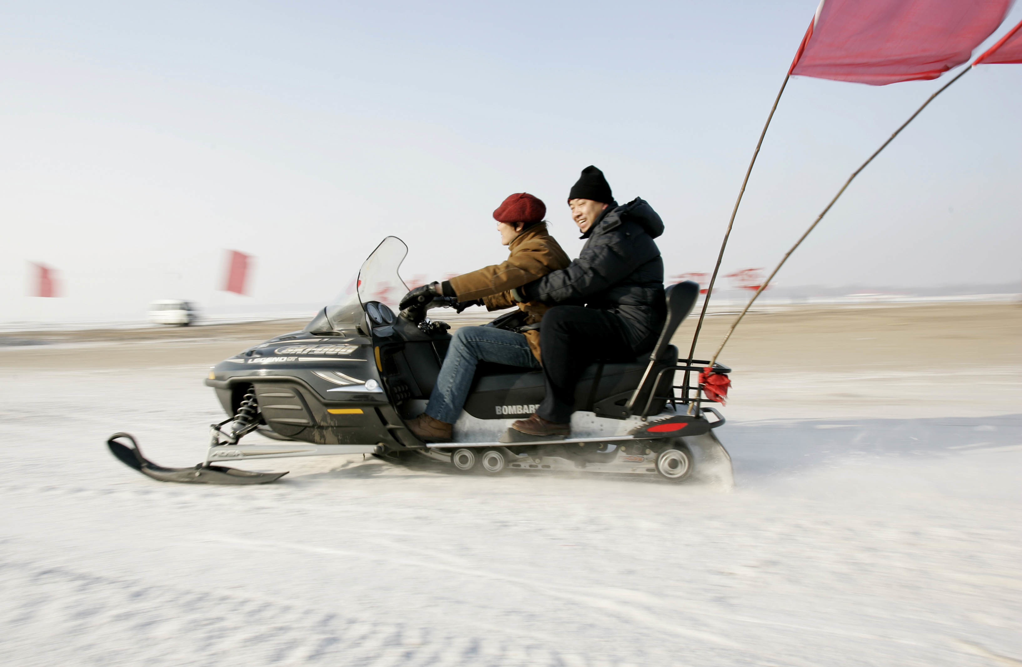 雪地冰上摩托艇 雪地摩托 牵引车 雪地牵引香蕉船 雪圈 292.40cc-阿里巴巴