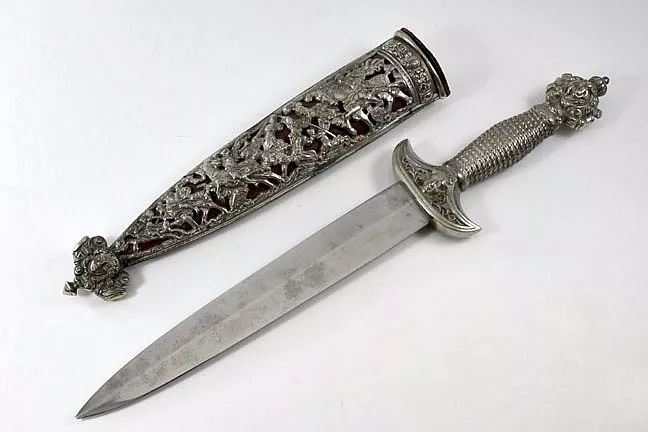 一把被应用了五个多世纪武器连纳粹德国都仿造过的瑞士匕首