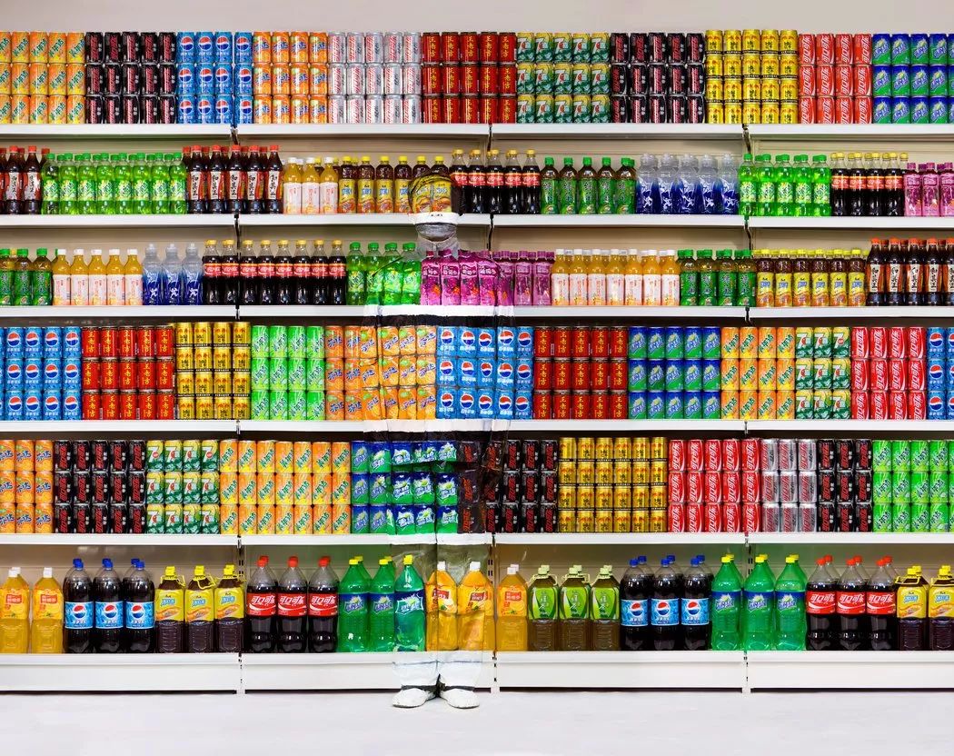 其中最大的一个区别就是:外国超市里面,可供选择的饮料种类,实在是,太