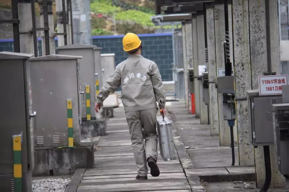 人物专刊|和面工人成了变电行家