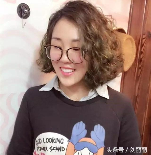 2018春节陪妈妈烫个发型让她貌美如花永葆青春