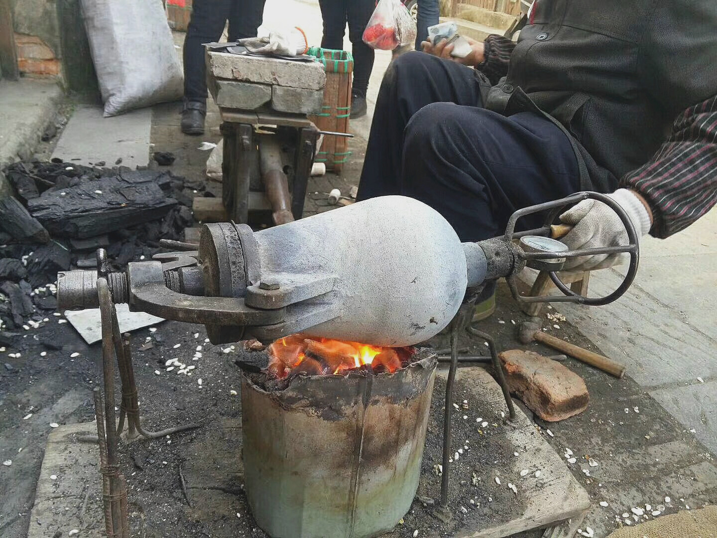 黟县的传统炸爆米花,童年记忆中的年味原来是那般温馨