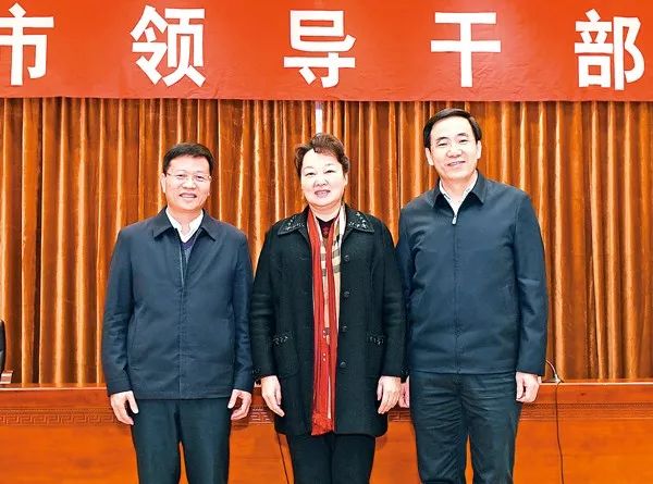 谭丕创提名为钦州市市长候选人.另:黄海昆任