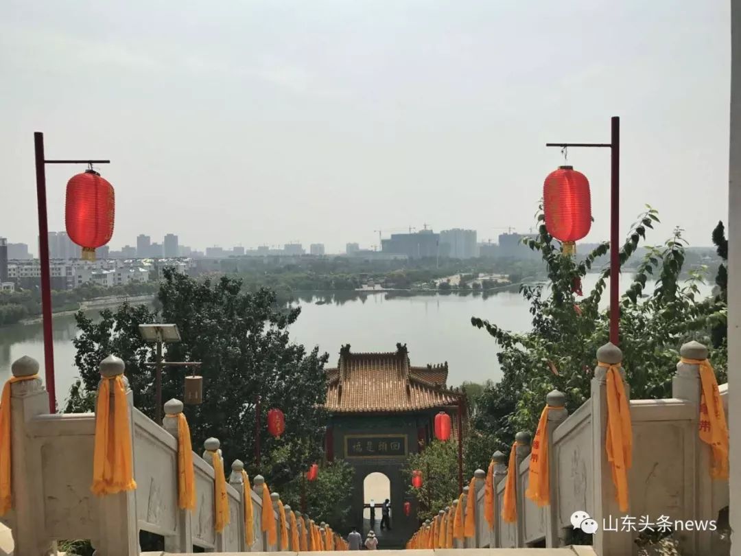 长清金港湾景区举办迎新春花灯会;平阴玫瑰湖公园将于正月初一至十五