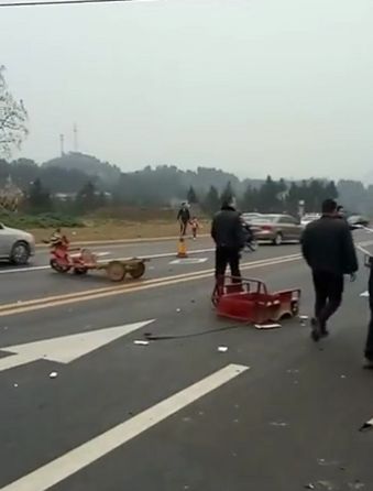 【视频】南充阆中惨列车祸,致两人死亡!