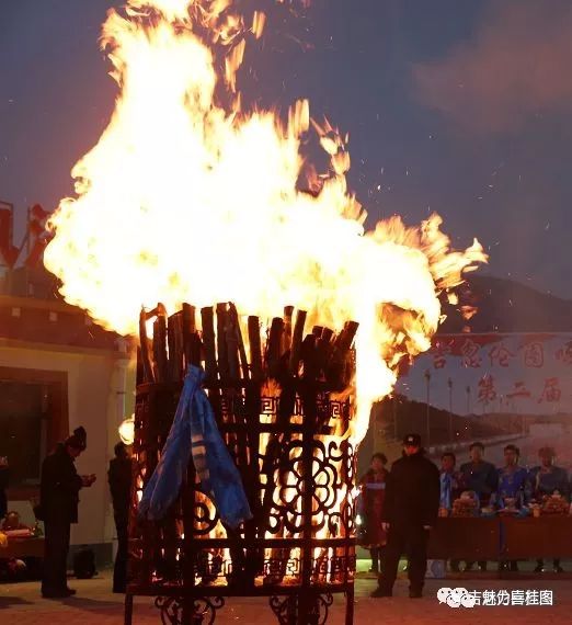 【石拐年味】吉忽伦图嘎查第二届蒙古族祭火节开幕,年