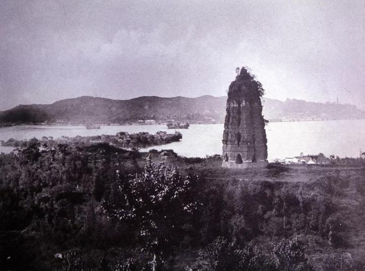 1924年前未倒的雷峰塔 关野贞摄于20世纪初