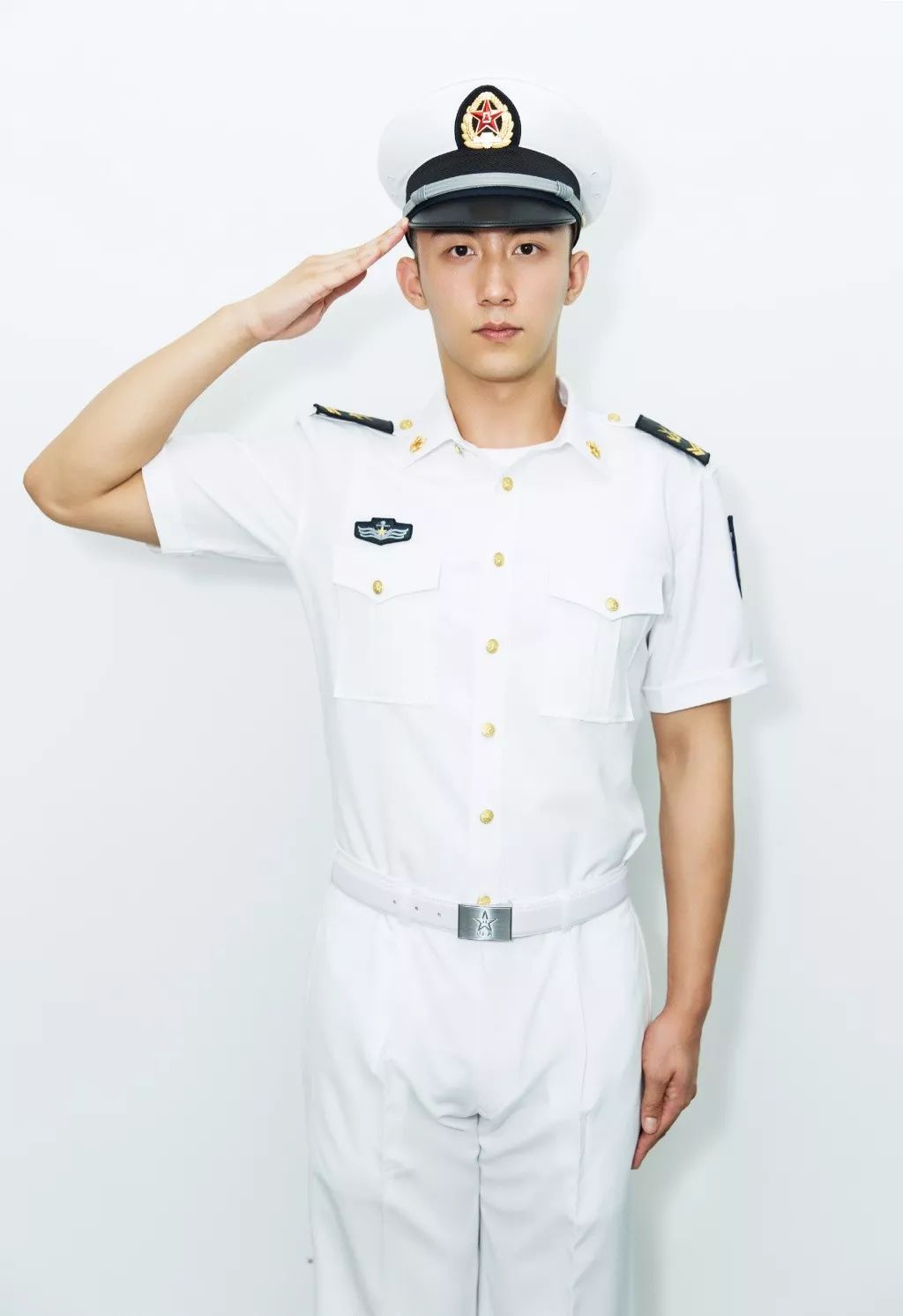 黄景瑜《红海行动》的海军制服照