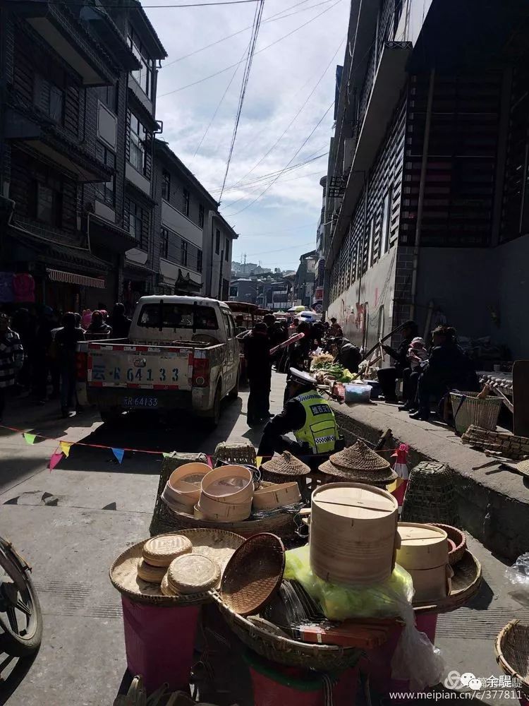 维西保和镇年货街随手拍:暖暖的乡情,浓浓的春意