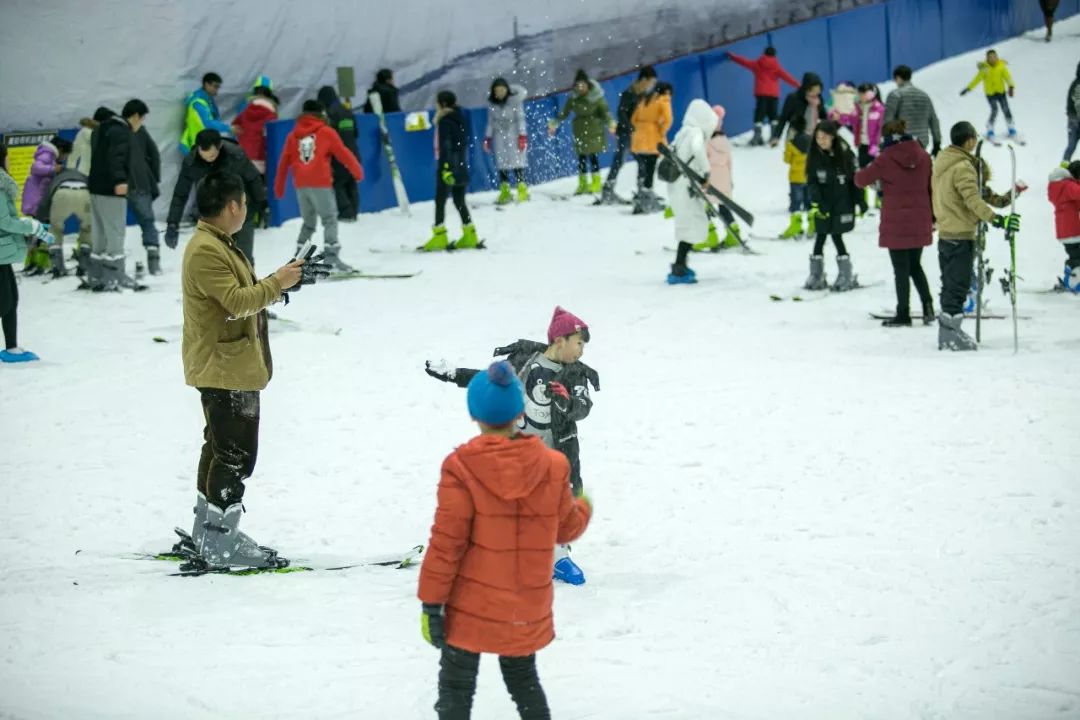 滑雪场 小伙伴们不用去远方 2018年2月16日(正月初一 忻城薰衣草庄园