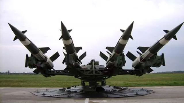 俄制s-125"伯朝拉"导弹