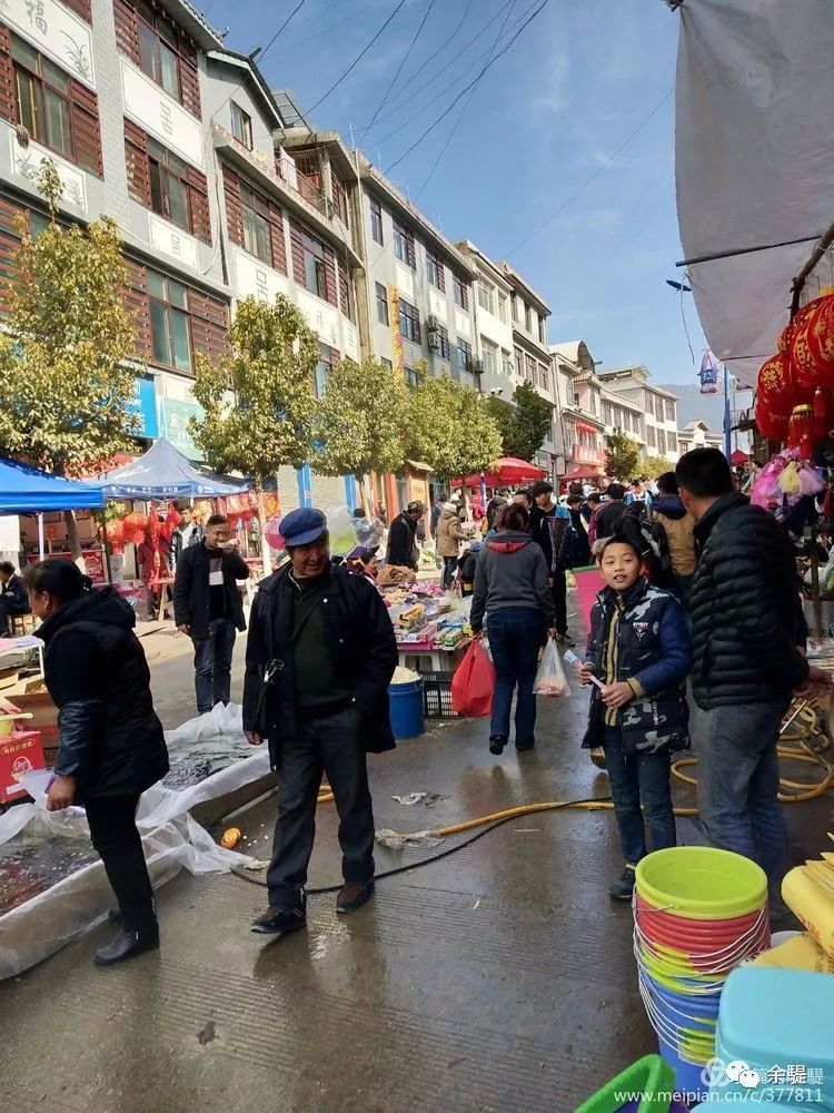 维西保和镇年货街随手拍:暖暖的乡情,浓浓的春意