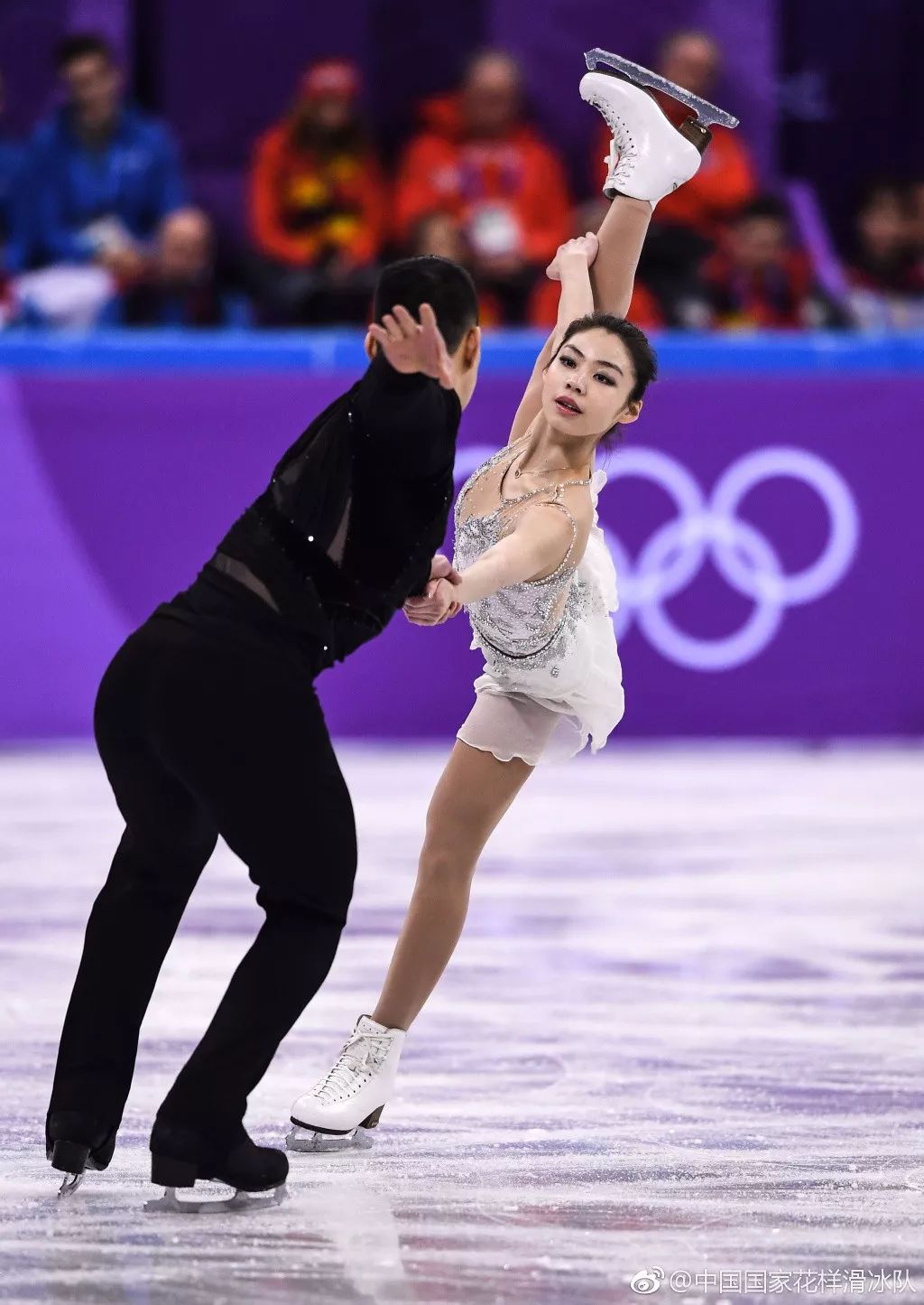 平昌冬奥会花样滑冰首金诞生!加拿大夺冠,中国超越上届获第六