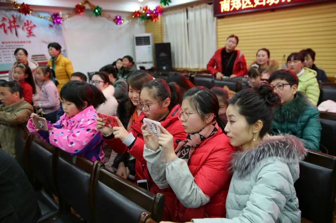 区妇幼计生中心 隆重举办2018年迎新春文艺晚会