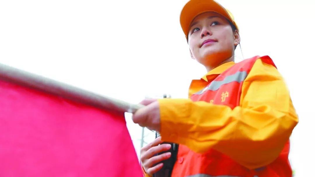 【铁路人的春运时光】感谢铁路,让我遇见彩虹般绚丽的姑娘