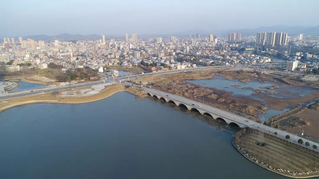 航拍:空中看看2018年2月12日的浠水县北城新区