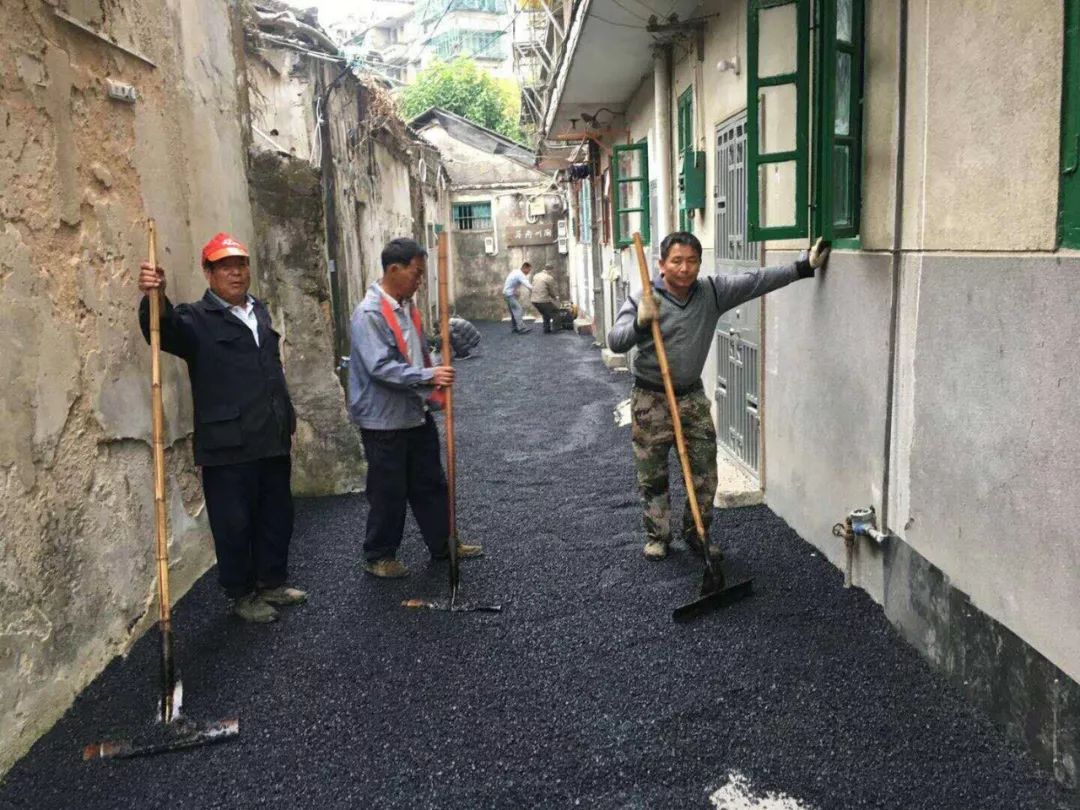 近日,针对群众反映的古城区部分巷道破损严重问题,市城市综合管理局