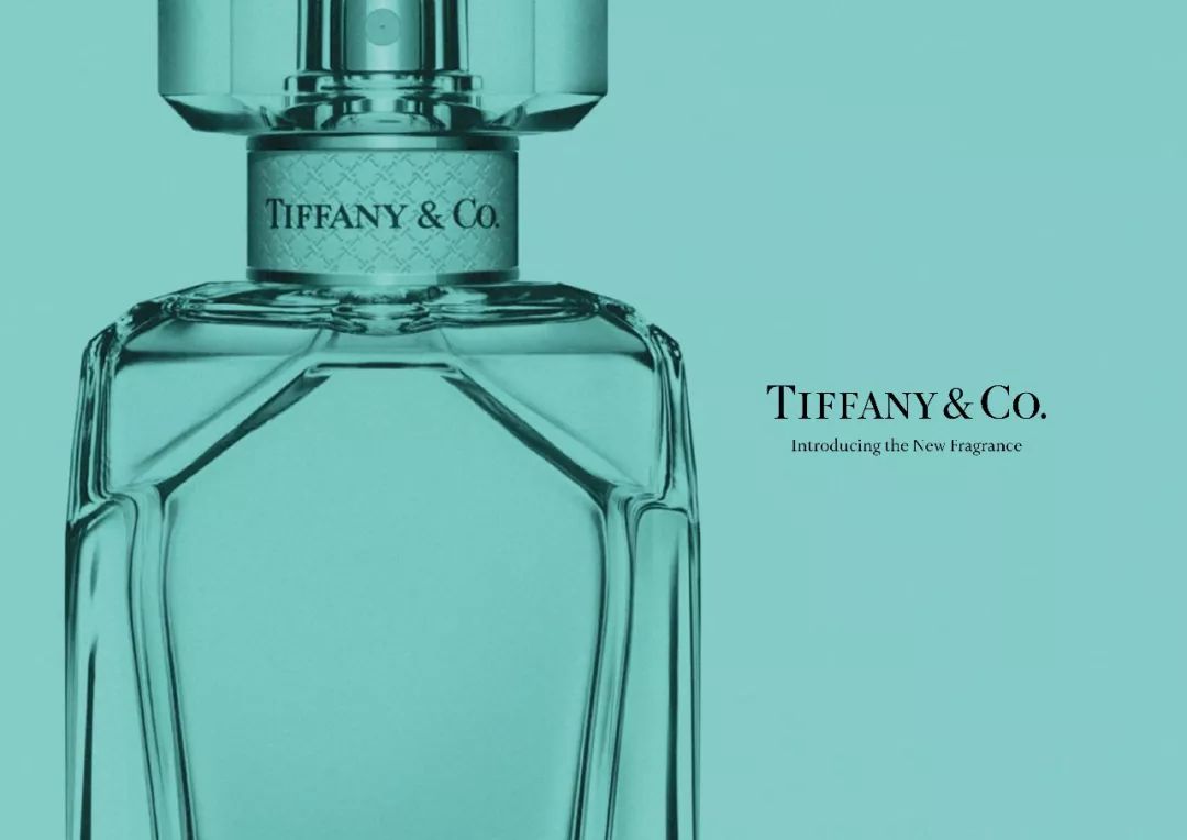如同蒂芙尼珠宝设计一样,崭新的香氛是由蒂芙尼经典标志性的蓝色礼盒