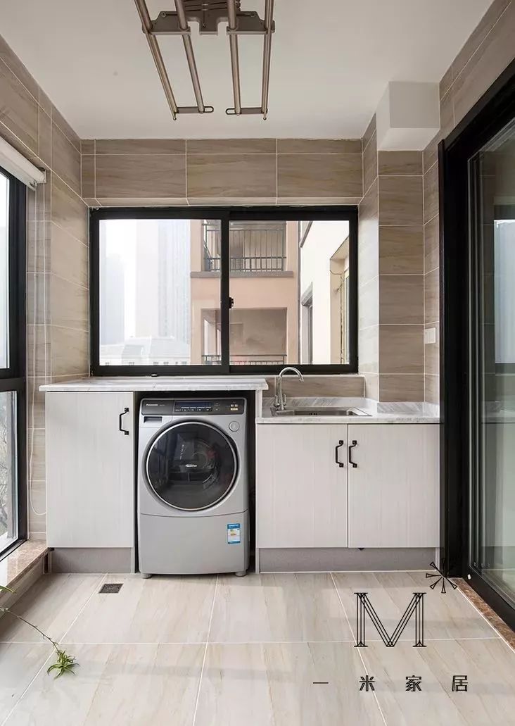 洗衣机就该搬到阳台,这样设计让家更有格调!