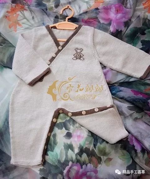 萌萌哒非常可爱的婴儿斜襟连体衣的织法