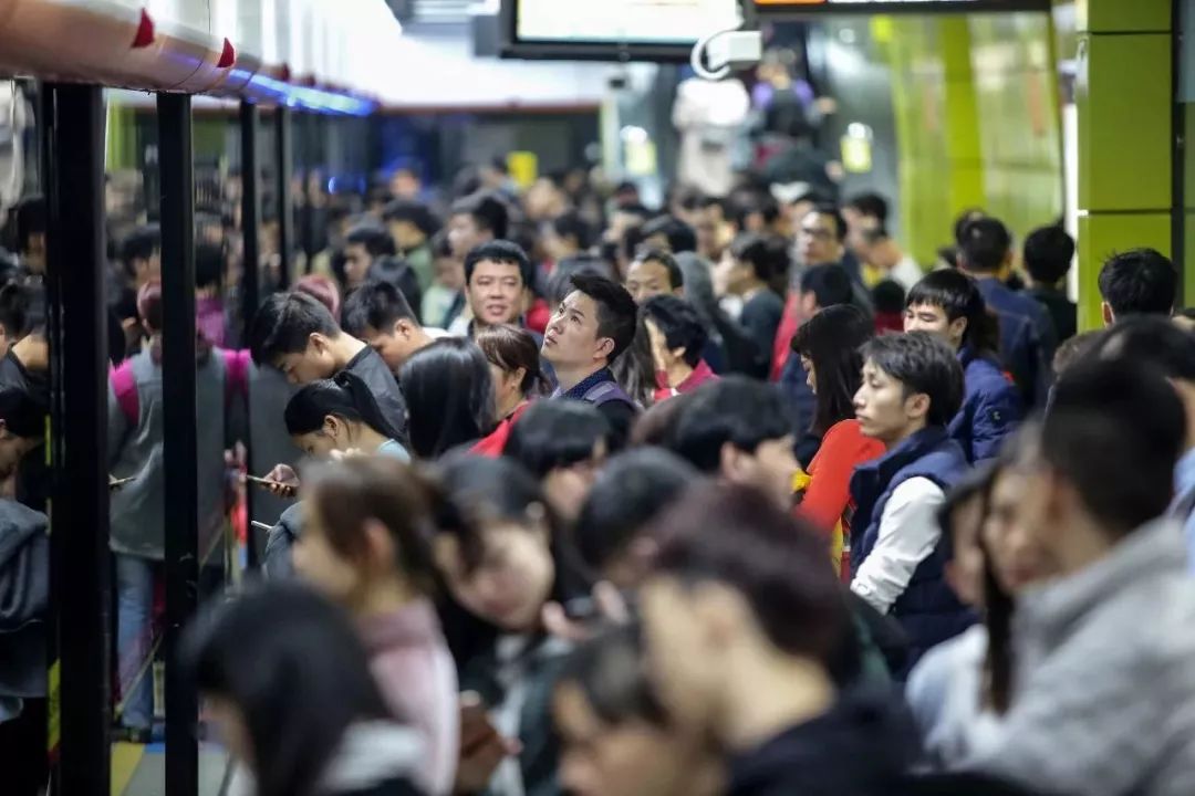 2018年春节人口迁入最多的十大城市依次为:杭州,成都,广州,西安,昆明