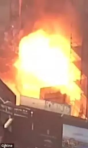 万达在海外的大楼爆炸!火光冲天吓死人.