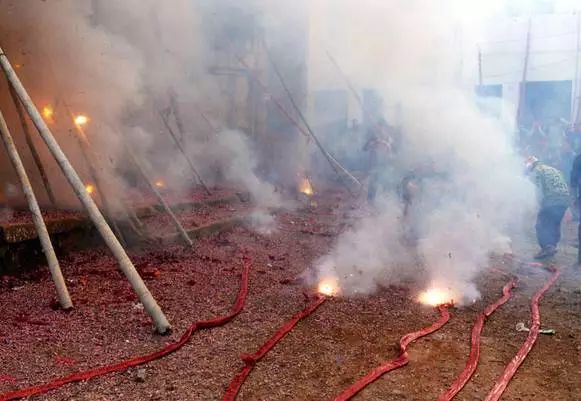 广西多个城市提倡春节期间不燃放烟花爆竹,谁愿意响应