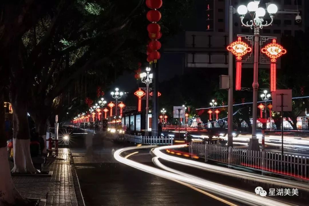 肇庆端州牌坊广场水幕电影昨日"上线"啦!快来一饱眼福