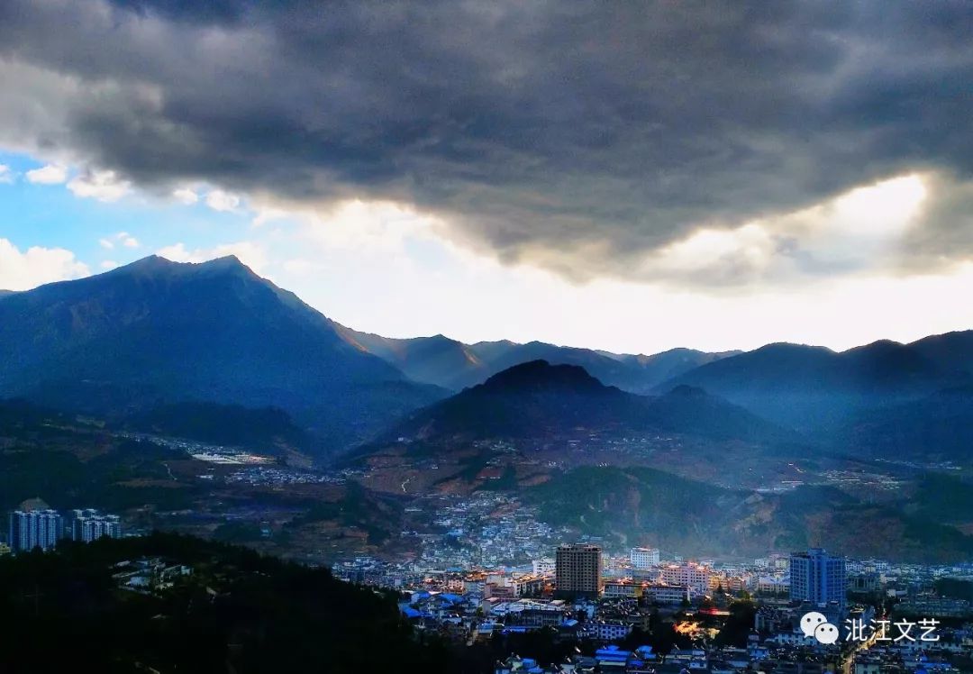 除夕登高兰坪玉屏山滇西好风景