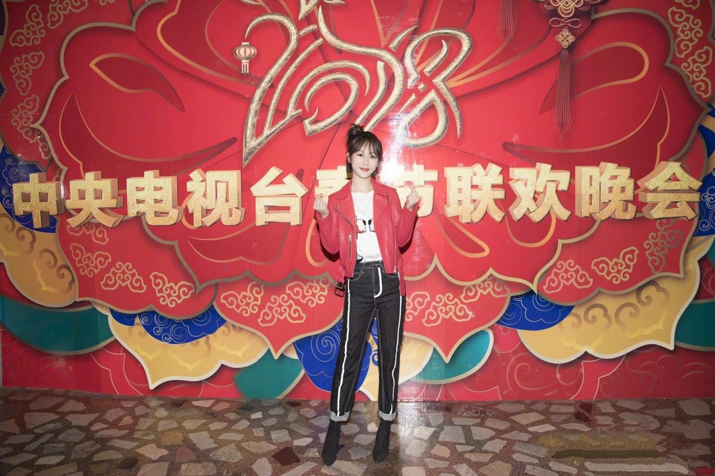 春节央视春晚唯一一个90后女演员,为你带来《为您服务