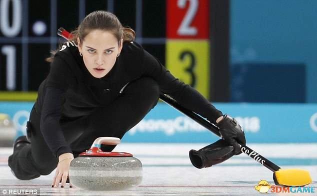 最近在韩国平昌举行的冬季奥运,有一位参加冰壶项目的俄罗斯女选手爆