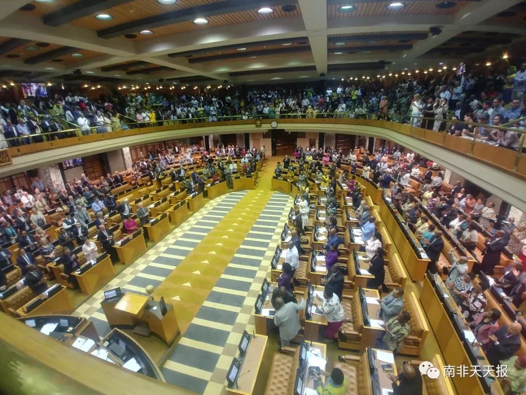 南非新总统拉马弗萨宣誓就职南非兰特再次大涨