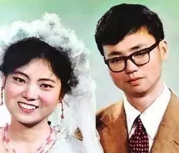 70年代婚纱照_桓台结婚形式的过去和现在……承载着70、80、90年代的记忆