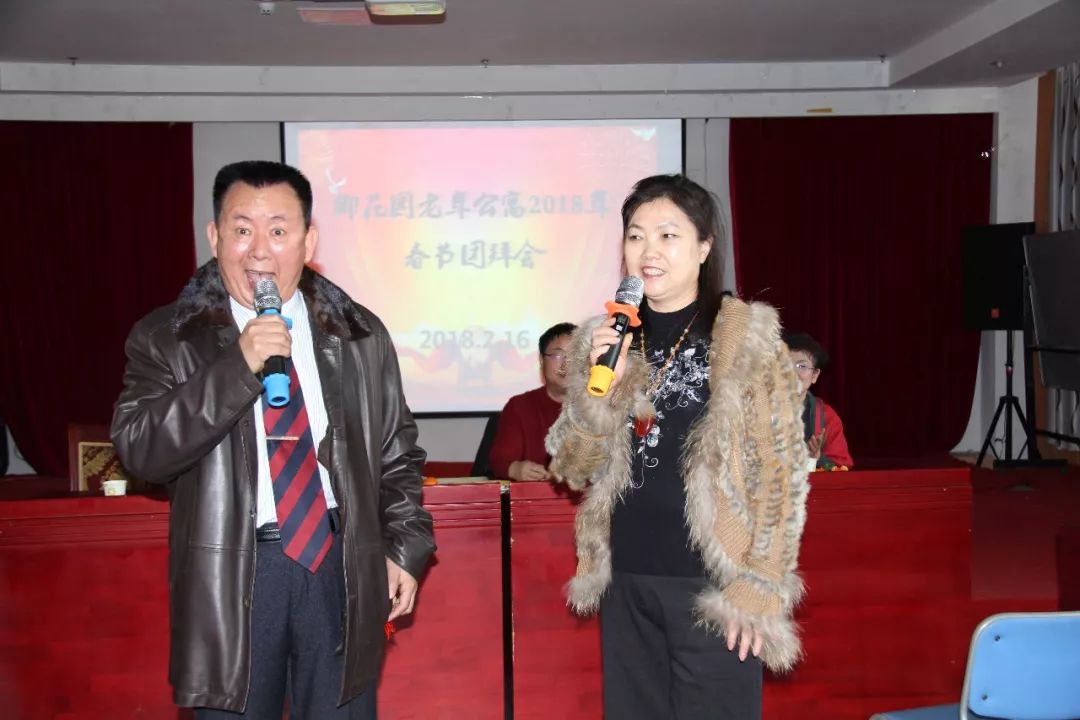 赵启明,须瑞兴,张荣年,申政等合唱团男神队员表演了精彩的文艺节目