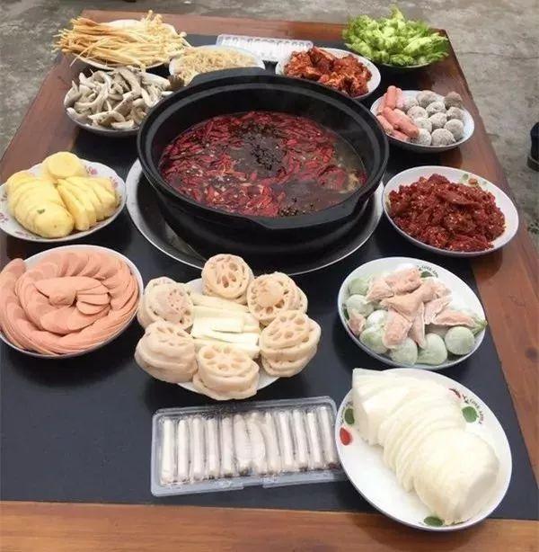 重庆年夜饭(炒菜/火锅)▲ 云南昆明年夜饭▲ 贵州遵义年夜饭vs