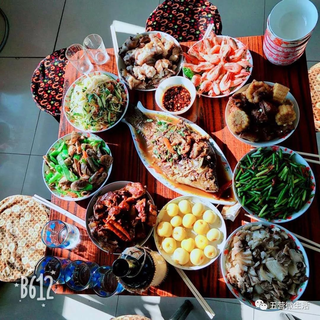 "晒晒我家年夜饭" 过年回家吃饭啦!温暖的陪伴最可贵