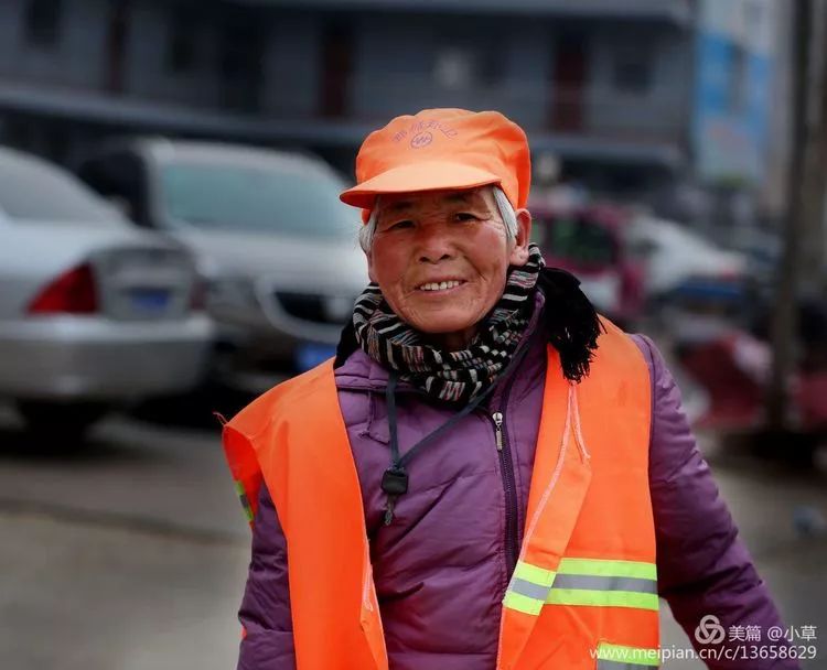 大埝乡王菜园村环卫工人-刘传亮前李桥村72岁的环卫工人-李效之