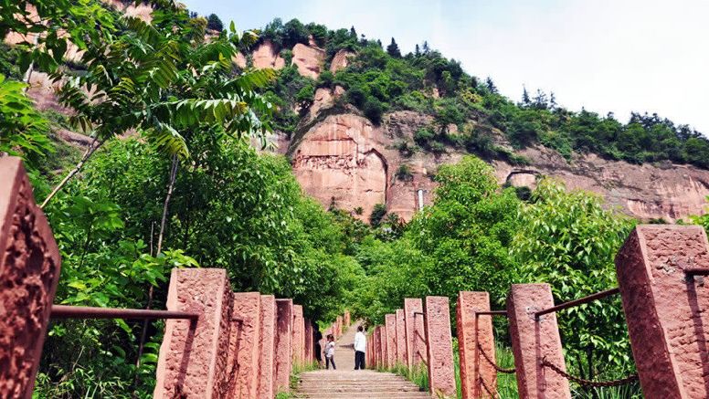 可久镇红岩山景区