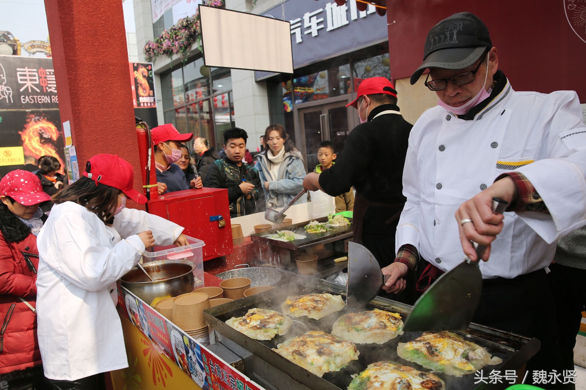 大唐不夜城汇聚各路美食 舌尖上品味传统中国年