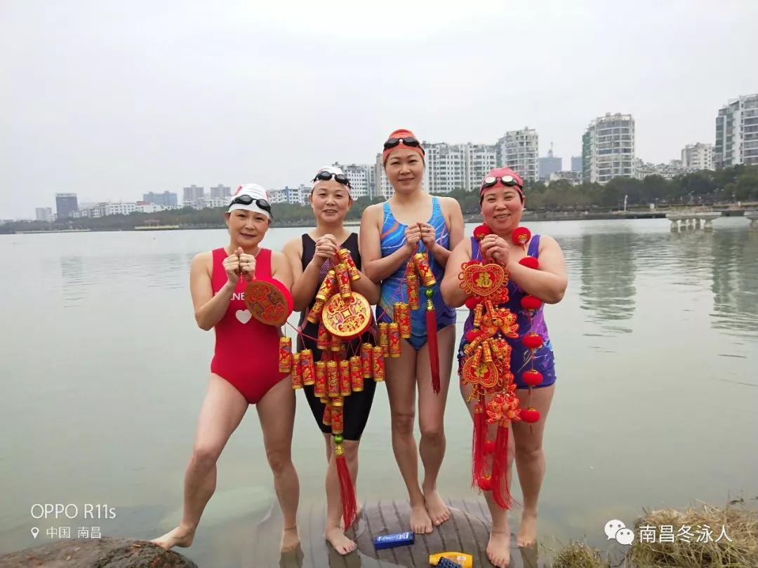 【快乐冬泳】南昌县澄碧湖冬泳人给全国人民拜年了!
