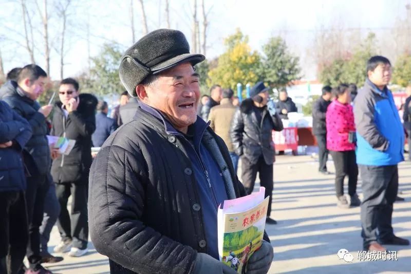 科技年 胡恩来摄(宁平镇竹园行政村)余辉 柴元红摄(人民公园)天使颂歌