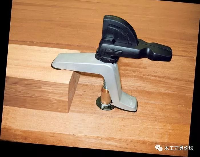 一款来自加拿大的木工房diy桌面夹具,适合用于自制工具和工装